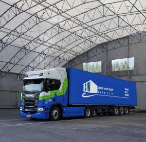 LCW Groningen investeert in twee elektrische Scania trekkers voor zware toepassingen