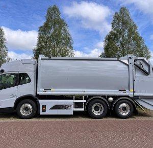 Primeur: HVC zamelt grofvuil in met eerste Volvo FM Low Entry-trucks van Nederland